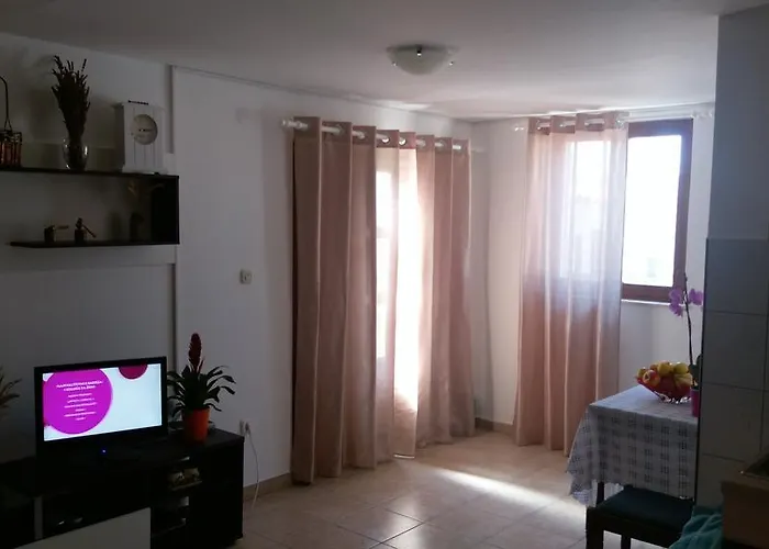 Terra Rossa דירה