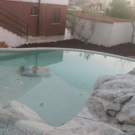 Terra Rossa דירה