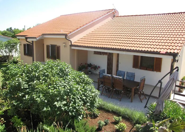 Terra Rossa 公寓 Loborika