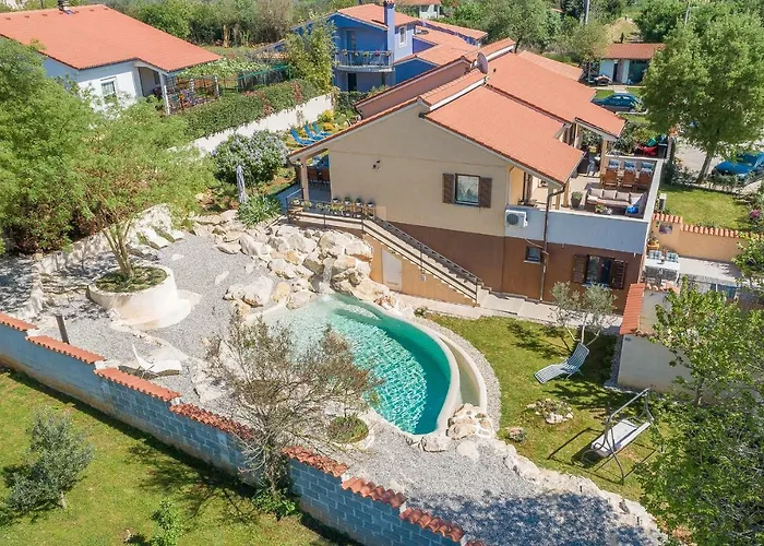 Terra Rossa 公寓 Loborika